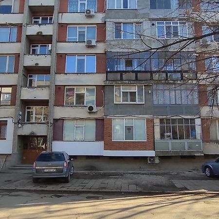 Уютен Апартамент В Търговище - 2 Спални И Кухня Exterior foto