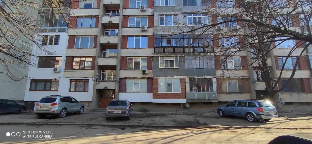 Уютен Апартамент В Търговище - 2 Спални И Кухня Exterior foto